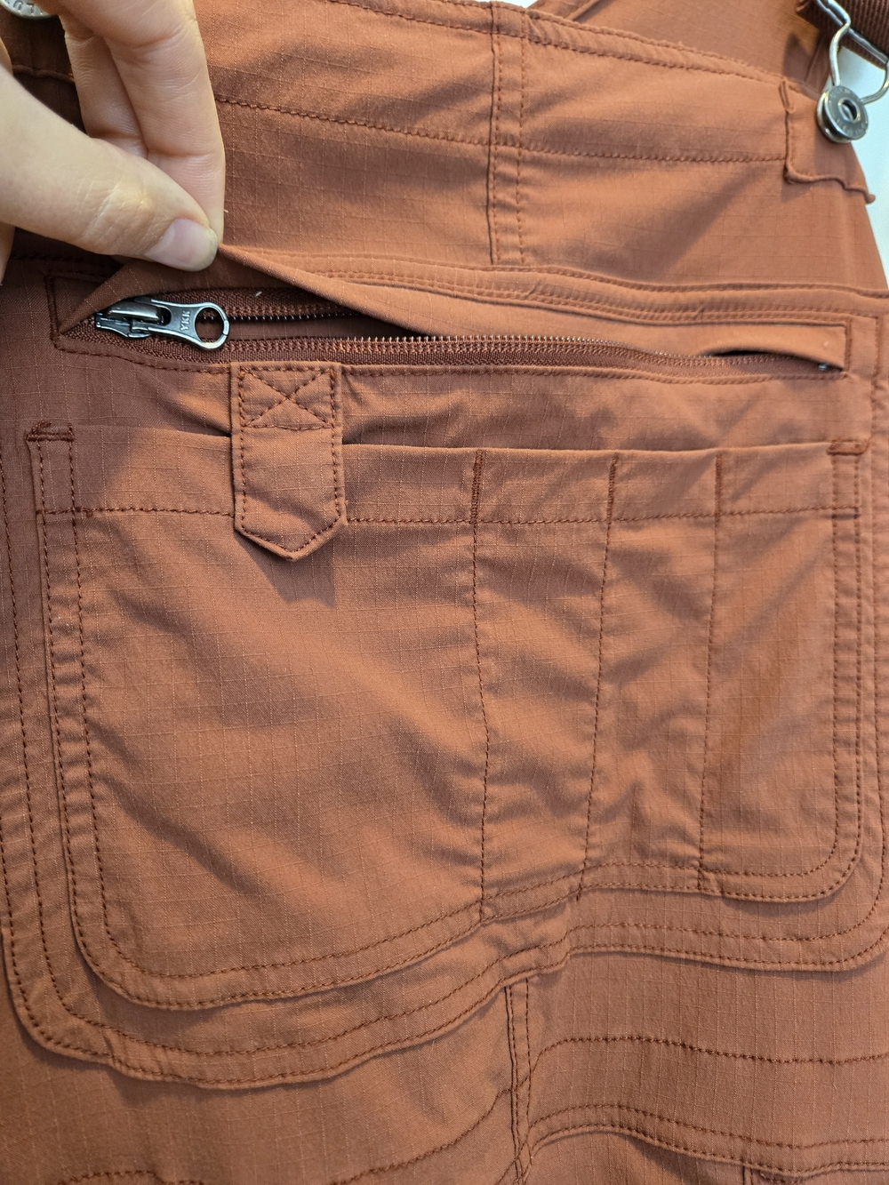 Brick Red Women's Workwear Overalls Duluth - Picture 4 of 11